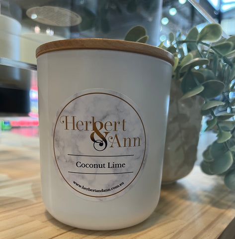 Medium Cambridge Matte White Candle